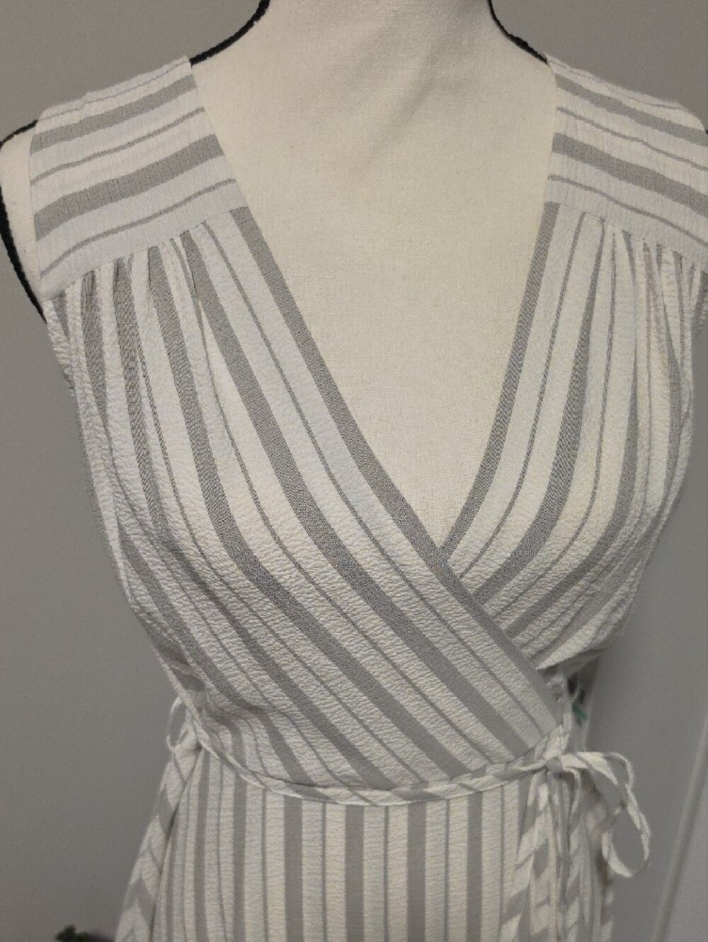 Calvin Klein White and Light Gray Striped Wrap Maxi Dress with Tie Waist - Picture 6 of 16